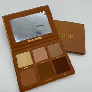 Kara beauty Bronzed Goddess contour Palette - Gold and Brown Hues